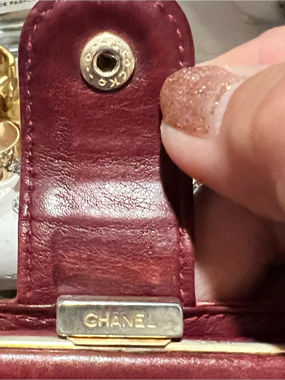 Authentic CHANEL Red Caviar CC Bifold Wallet - Picture 5 of 16